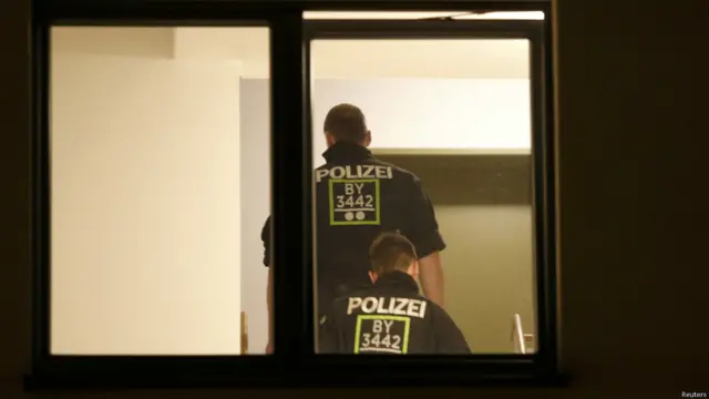 اطلاعات کے مطابق میونخ کے اولمپیا شاپنگ مال میں فائرنگ سے حملہ آور سمیت دس افراد مارے گئے۔