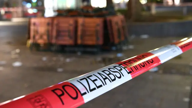 جرمنی کے شہر میونخ میں حکام کے مطابق ایک شاپنگ سنٹر میں فائرنگ کے واقعے میں حملہ آور سمیت دس افراد ہلاک ہوئے