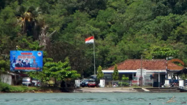 Pada Sabtu (23/07), Merri Utami, terpidana mati narkoba, tiba di LP Batu, Nusakambangan, dari LP Wanita Tangerang, Banten.