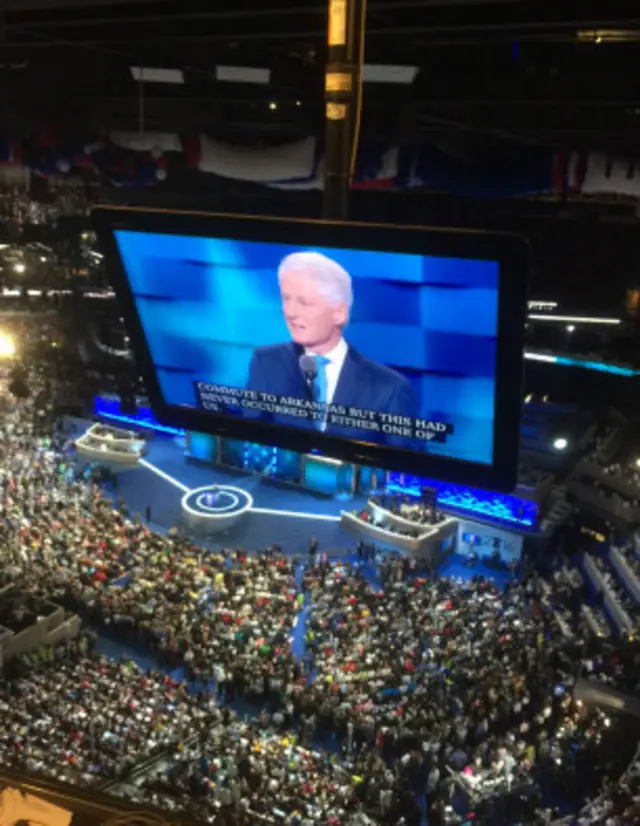 بیل کلینتون در نطقی طولانی به نفع ریاست جمهوری همسرش استدلال کرد