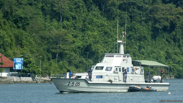 Angkatan Laut menggelar patroli di sekitar Pulau Nusakambangan.