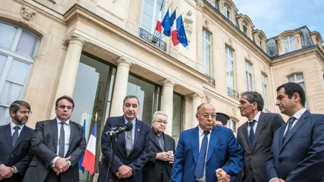 القادة الدينيون حضروا اجتماعا مع الرئيس هولاند في قصر الإليزيه