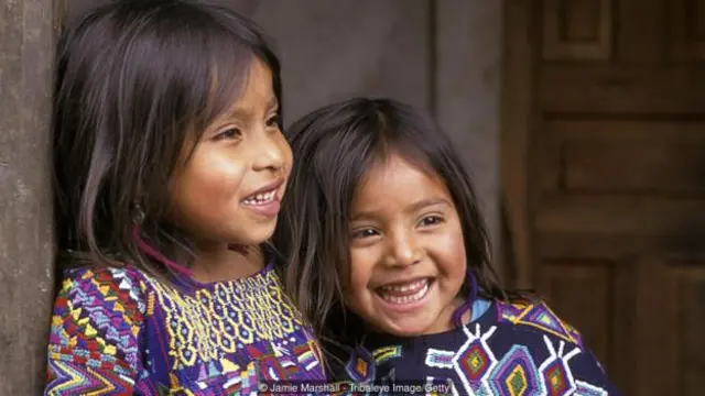 Quần áo ở Guatemala là rực rỡ và diễn cảm (Ảnh: Jamie Marshall - Tribaleye Image/Getty)