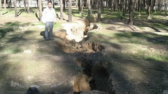 نشست زمین در اطراف اراضی مرودشت