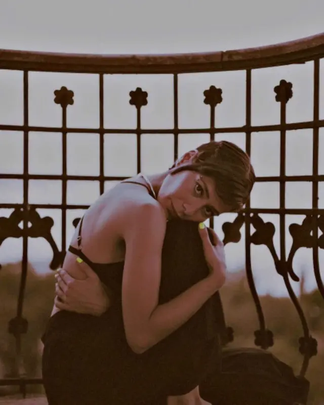 Sitarə İbrahimova qadınların problemlərinə dair digər layihələr də hazırlayıb.