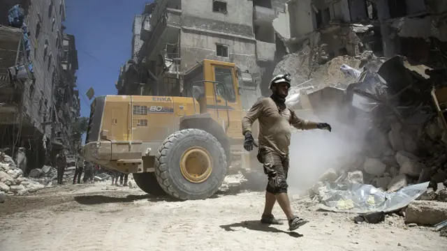 Aleppo từng là trung tâm thương mại và công nghiệp của Syria và đã bị phá hủy kể từ khi giao tranh nổ ra tại đây vào năm 2012