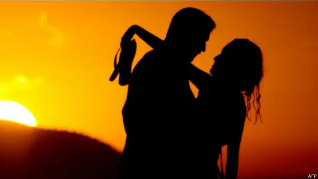 دعا الوزير الى التعامل مع الجوانب الممتعة في الحياة الجنسية وليس المشكلات فقط عند تخطيط السياسة الصحية