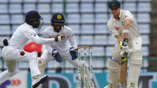 منگل کو شروع ہونے والے اس ٹیسٹ میچ میں سری لنکا نے ٹاس جیت کر پہلے بیٹنگ کرنے کا فیصلہ کیا تھا