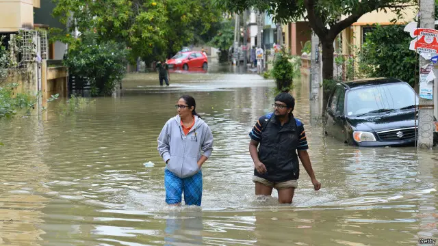 د هند یو شمېر ښاري سیمې هم اوبو لاندې کړې