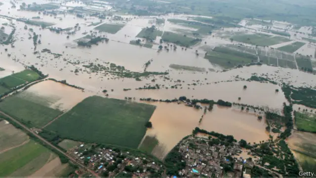  بهار، هیماچل پردېش او لوېدیځ بنګال ایالتونه سیلابونو سخت ځپلي دي 