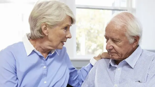 يرى البروفيسور ديفيد ألسوب أن هناك ملاحظات توحي بوجود علاقة بين هذه الجسيمات والإصابة بمرض الزهايمر.