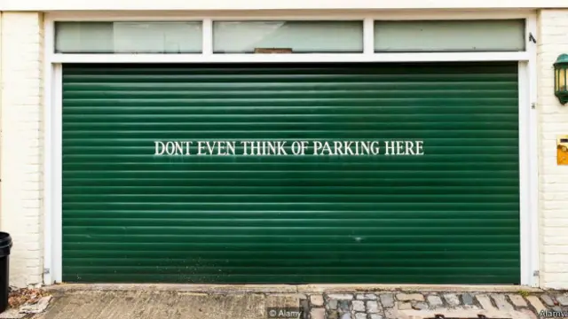 पार्किंग की जगह