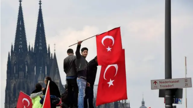 ترک عوام نے بغاوت کی کوشش کی بڑے پیمانے پر مخالفت کی تھی