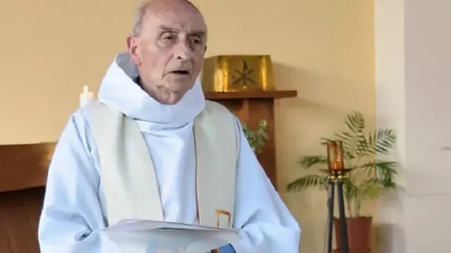 الأب جاك هامل كان شخصية معروفة في سانت إتيان دي روفاري