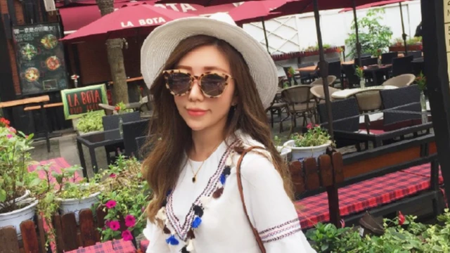 Linh Linh là một trong những ngôi sao internet, mà ở Trung Quốc gọi là Võng Hồng