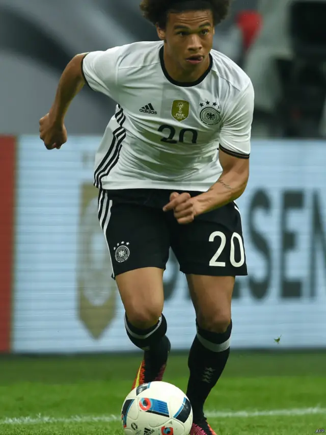 Gelandang sayap berusia 20 tahun itu semakin dekat untuk bergabung The Citizen - julukan Manchester City - dengan nilai kontrak sekitar £31,2 juta.