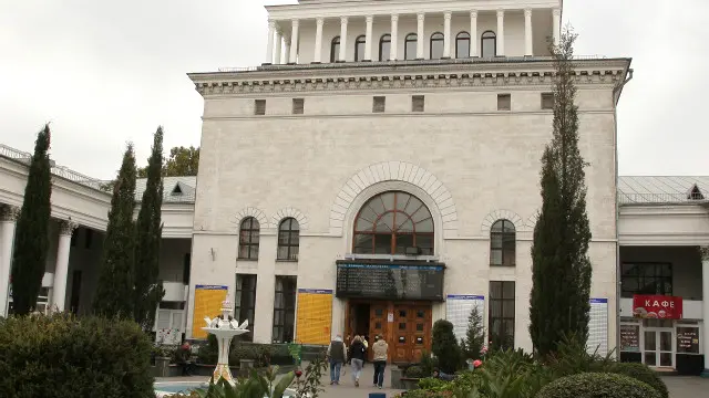 Сімферополь, залізничний вокзал
