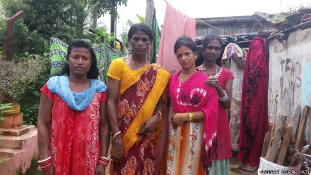 اوڈیشا میں تقریبا 20 ہزار خواجہ سرا آباد ہیں، ان میں سے دو سے ڈھائی ہزار تعلیم یافتہ ہیں