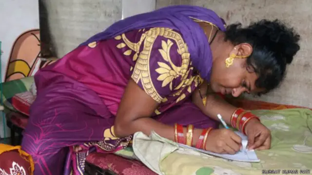 خواجہ سراؤں کو تقرری کے لیے امتحانات میں شامل ہونا ہوگا