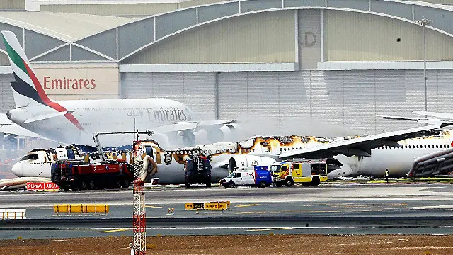 ایمریٹس کے مطابق 282 مسافر اور 18 عملے کے ارکان میں 20 ممالک کے باشندے شامل تھے