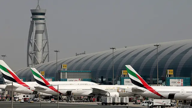 حادثے کے بعد ہوائی اڈے پر چند گھنٹے تک پروازیں معطل رہیں۔