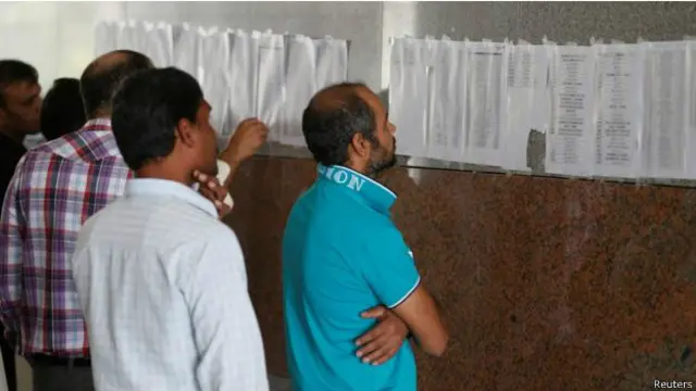 متاثرہ پاکستانیوں کو مختلف شہروں میں کیمپس میں رکھا گیا ہے