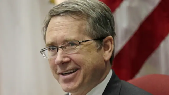 کرک گفته است که پرداخت پول به "آدمربایان" باعث شد "آنان تعداد بیشتری از اتباع آمریکایی را به گروگان بگیرند."