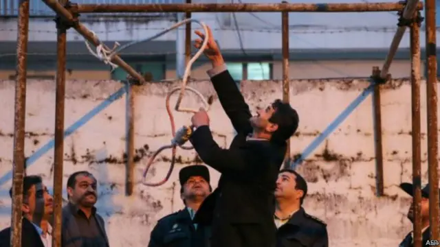 أعدم ما يقارب من ألف شخص في إيران العام الماضي