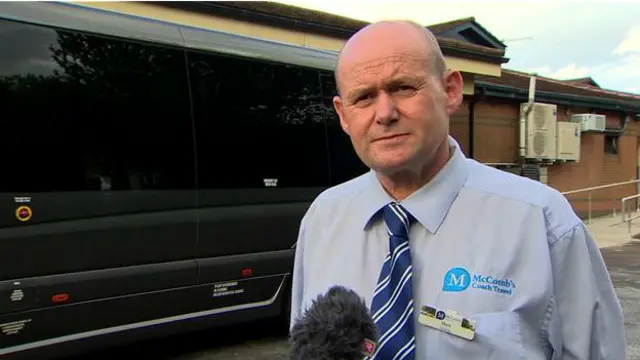 库尔特说，这一家中国游客受到攻击感到很害怕，要求立刻返回饭店。