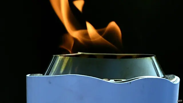 Jojalarning hojatxonaga siyishini onlayn porno tomosha qiling Militsadagi jinsiy aloqa