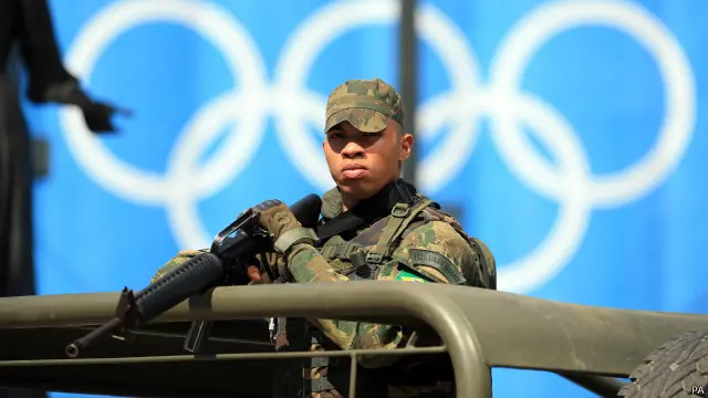 برازیل د سیالیو د خوندیتوب لپاره په هېواد کې له ۵۵ هغو هېوادونو، ۸۵۰۰۰ امنیتي کسان ګومارلي دي، چې وګړي یې په ریو اولمپیک کې برخه اخلي.