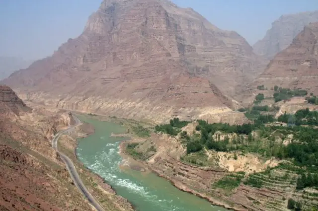 一場地震後積石峽出現堰塞