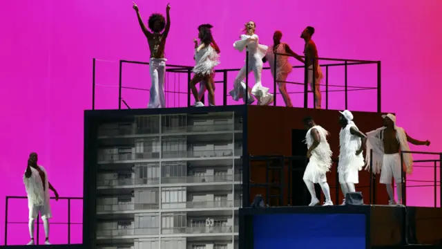 دا شمېره د ۲۰۱۲ کال لندن اولمپیک پرتله د ګومارل شوو امنیتي کسانو دوه برابره ده، چې عام واټونه، د اولمپیک کلی، هوايي ډګرونه او عام سړکونه به ساتي.