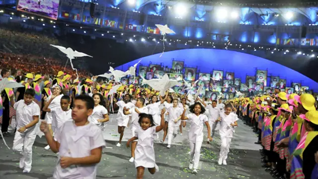 امریکا په ۵۵۴ لوبغاړو سره سږني اولمپیک سیالیو کې تر ټولو لویه لوبډله لري.