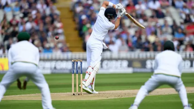 یہ وہ لمحہ تھا جب راحت اور روٹ کے درمیان جاری کشمکش اپنے عروج پر تھی