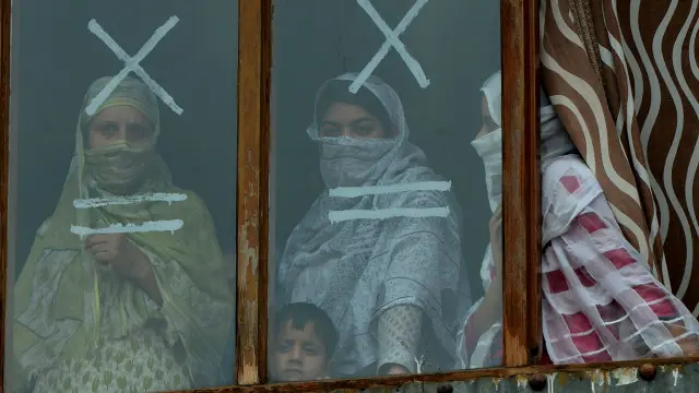 कश्मीर कर्फ़्यू