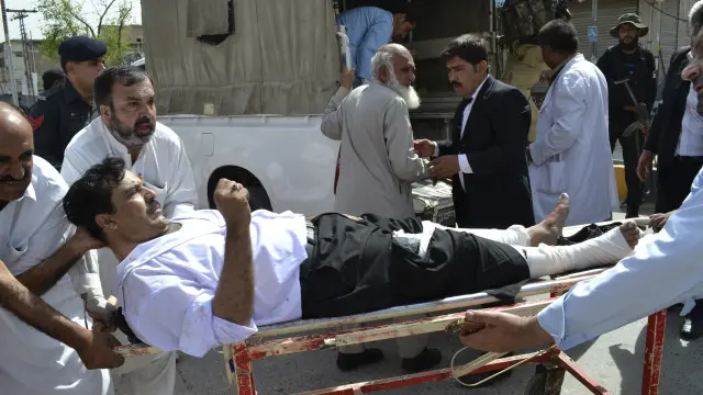 کچھ زخمیوں کو بولان میڈیکل کالج اور سی ایم ایچ بھی منتقل کیا گیا ہے