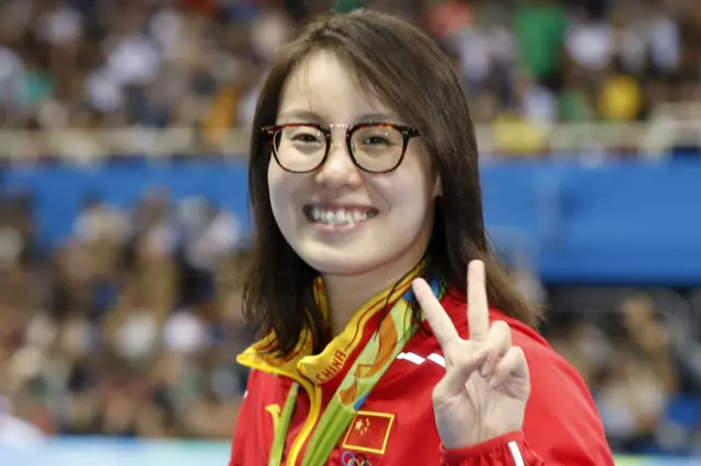 傅园慧不同于其他运动员一板一眼的采访风格，受到不少年轻人的喜爱。