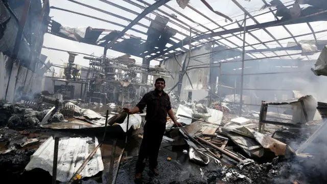 تحدثت تقارير عن وقوع قتلى جراء قصف استهدف مصنعا مع صنعاء.