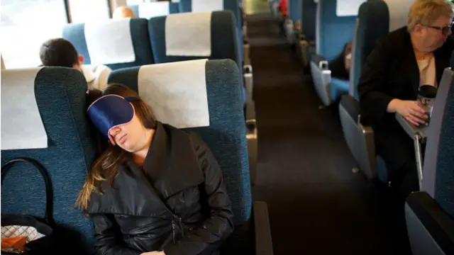 工作和休閒之間的界線變得模糊，這可能導致我們更加疲勞。（圖片來源：Getty Images）