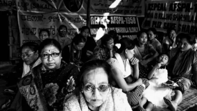 பெண்கள் மற்றும் சிவில் உரிமைகள் குழுக்களின் ஆதரவையும் ஷர்மிளா பெற்றிருக்கிறார்