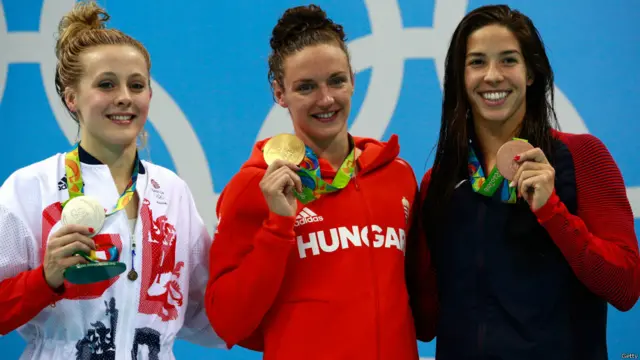 چوتھے دن کے اختتام پر امریکہ نو طلائی، آٹھ نقرئی اور کانسی کے نو تمغوں کے ساتھ سرفہرست ہے جبکہ چین آٹھ طلائی، تین نقرئی اور کانسی کے چھ تمغوں کے ساتھ دوسرے نمبر پر ہے۔