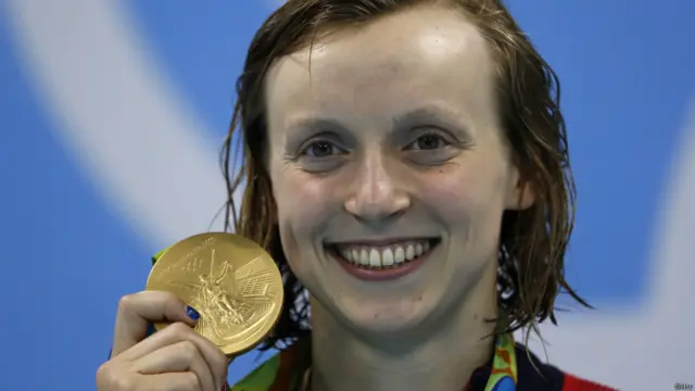 امریکہ کو دن کا تیسرا طلائی تمغہ بھی تیراکی میں ہی ملا جب خاتون تیراک کیٹی لیڈیکی نے دو سو میٹر فری سٹائل مقابلہ جیتا۔ یہ کیٹی کا انفرادی طور پر ریو میں دوسرا اولمپک گولڈ میڈل ہے۔