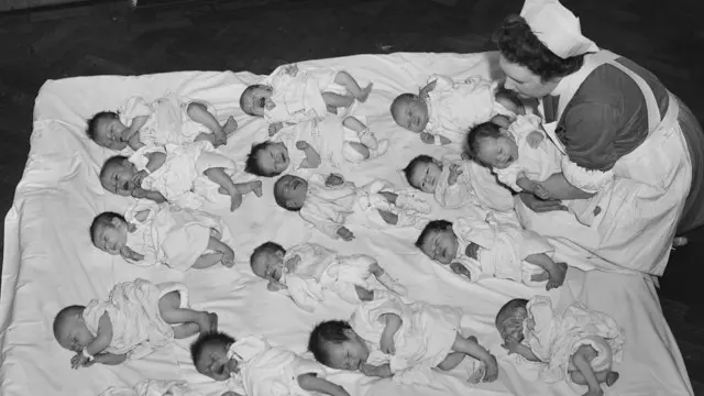 Post-müharibə uşaq gəlhagəli: 1945 İngiltərə və Uelsdə 1924-cü ildən bəri ən çox uşağın doğulduğu il olmuşdu