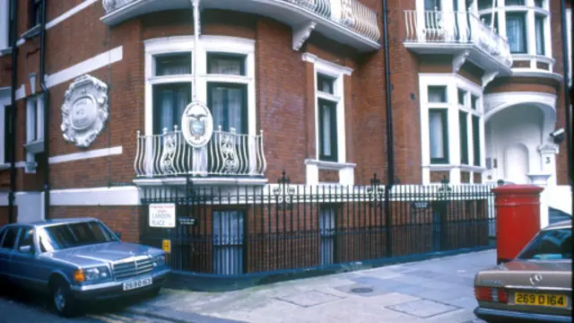 ساختمان سفارت اکوادور در لندن