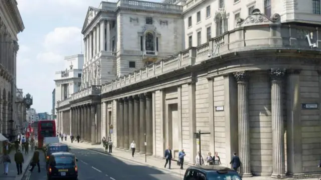 در زیر بانک مرکزی بریتانیا در خیابان تردنیدل انبارهایی قرار دارد که ۵۱۳۴ تن طلا را در خود جا داده‌اند