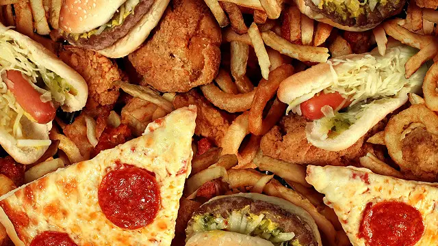 فلپس در سفت و سختترین حالت رژیم غذاییاش روزی ۱۲۰۰۰ کالری دریافت میکند