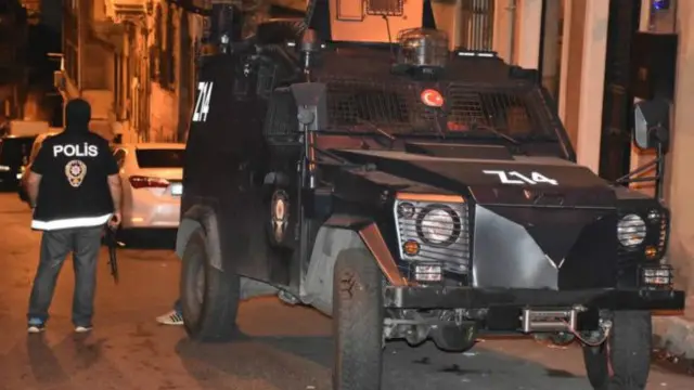 ترکیې کې له ناکامې کودتا وروسته زرګونه خلک نیول شوي دي.