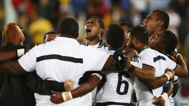 فجي د اووه کسيزه رګبي سياليو کې بريتانيا ته په ماتې ورکولو سره د سرو زرو مډال وګاټه 