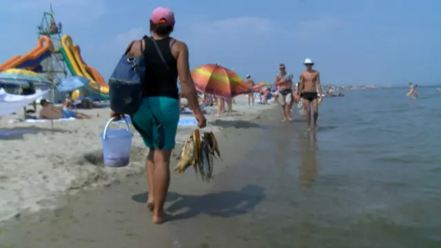 пляж в затоці